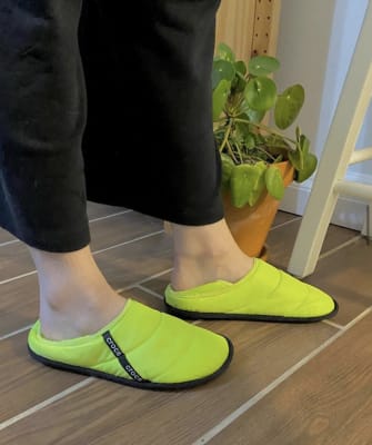 crocs neopuff slipper