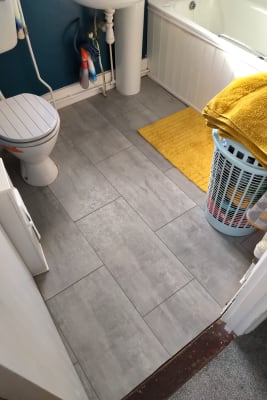 Wickes Concrete Tile Effect Laminate Flooring 2 5m2 Pack Wickes Co Uk