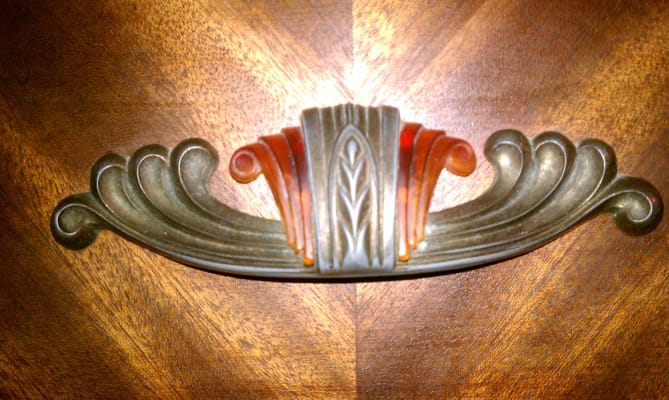 Waterfall Furniture Pull With Bakelite Accents 4 1 4 Center To