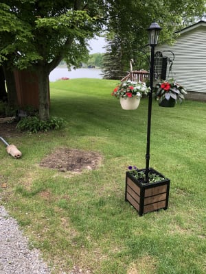 Wilson Fisher Solar Light Post With Faux Wood Square Planter