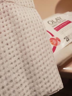 Olay Olay Daily Hydrating Cleansing Cloths Tub W Grapeseed