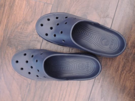 crocs without strap