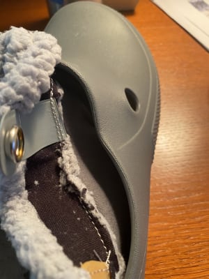 crocs classic blitzen