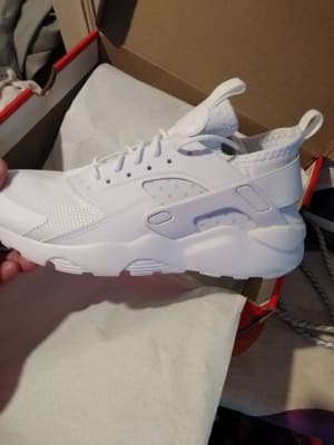 white huaraches junior size 5