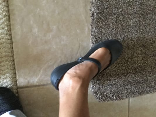 alice work flat crocs