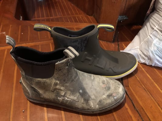 huk water boots