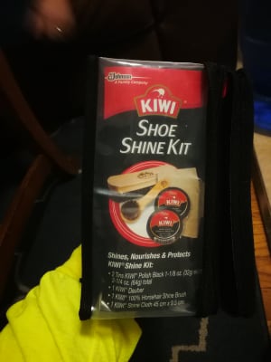 kiwi deluxe shine kit