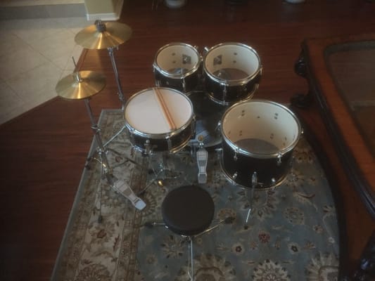 Ludwig Junior Outfit Drum Set Wine Red Musician S Friend Ludwig junior outfit is $40.99 more expensive than an average drum set ($429). musician s friend