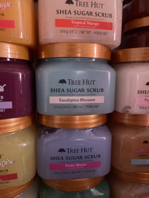 Tree Hut Shea Sugar Scrub Eucalyptus Blossom Tree Hut Shea
