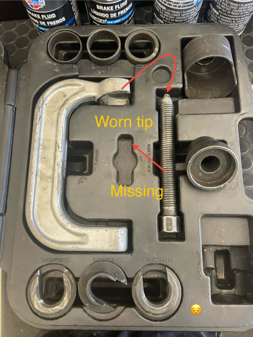 Bushing tool for rear control arm