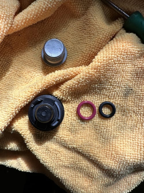 Oil Filter: Ideal for Synthetic Oil, Protection up to 10000 Miles