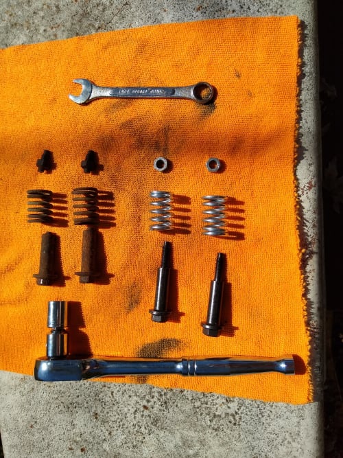 Walker Exhaust Bolt and Spring 35129 - Advance Auto Parts