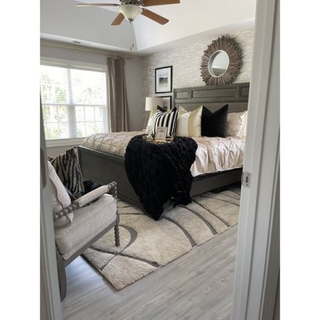 Customer image 323