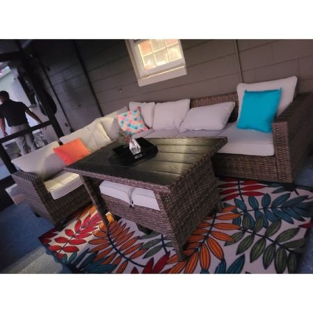 Customer image 116