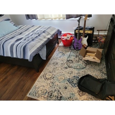 Customer image 401