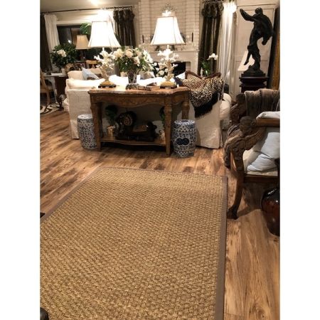 Customer image 370