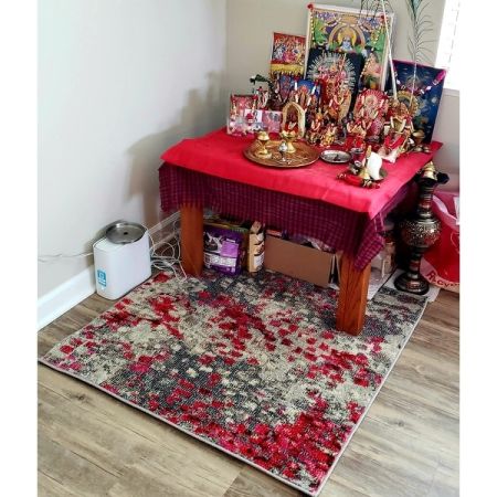 Customer image 100