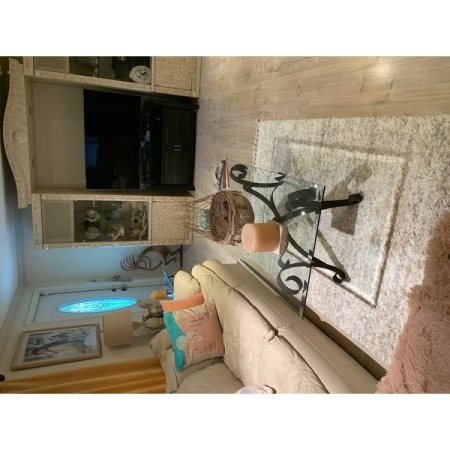 Customer image 252