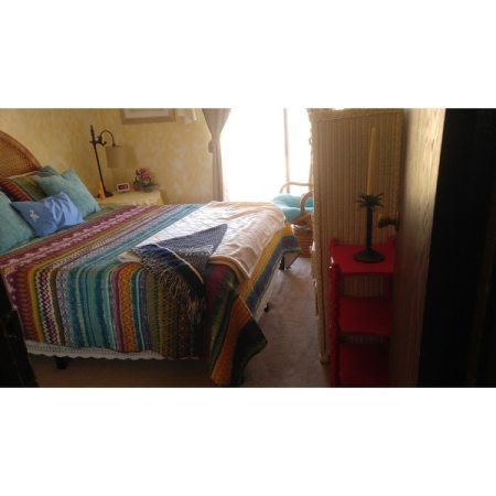 Customer image 560
