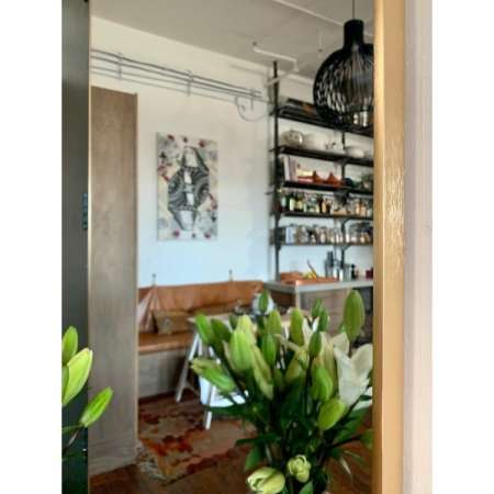 Customer image 100