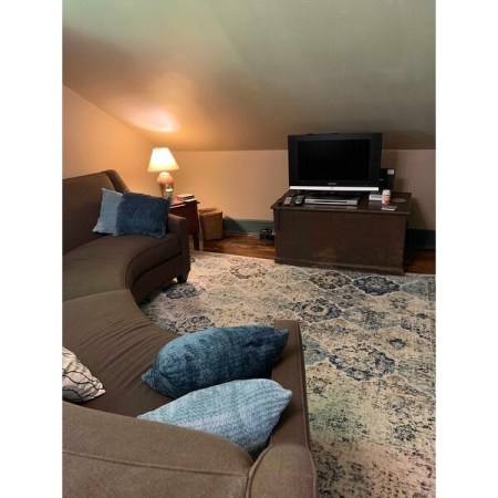 Customer image 902