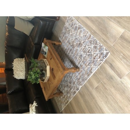 Customer image 325
