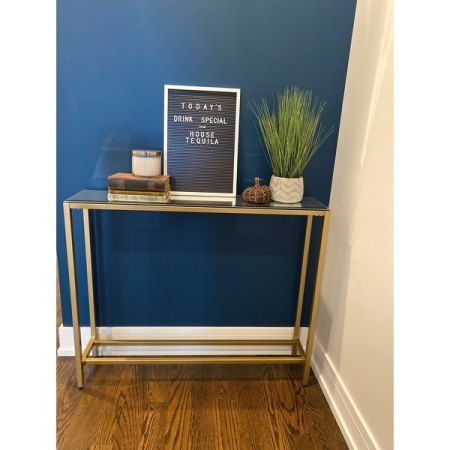Customer image 100