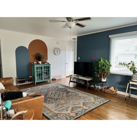 Customer image 52