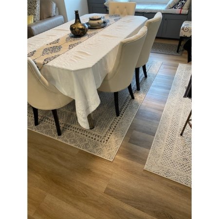 Customer image 103