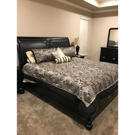 Customer image 127