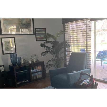 Customer image 52