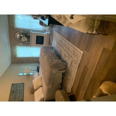 Customer image 724