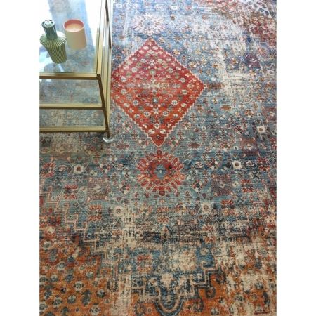 Customer image 702