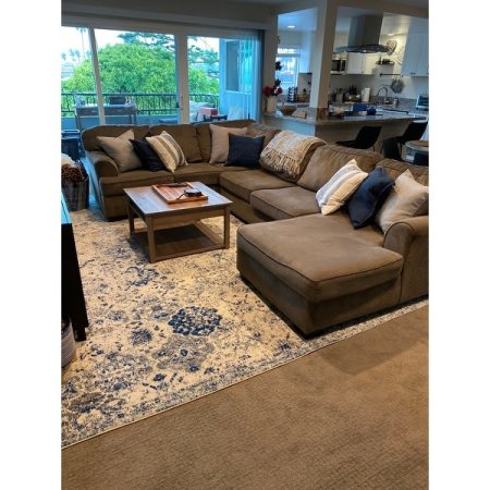 Customer image 701