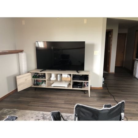 Customer image 180