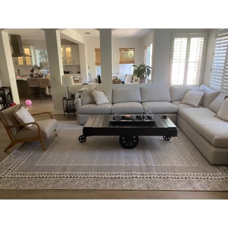 Customer image 323