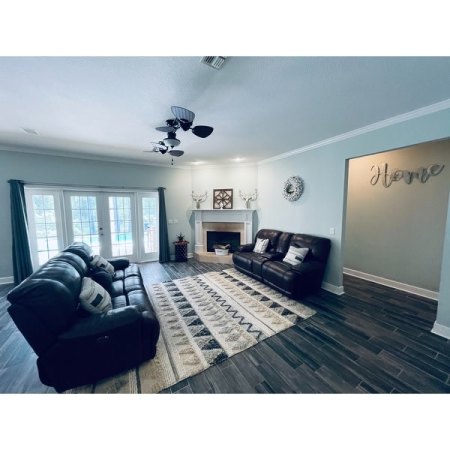 Customer image 122