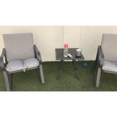 Customer image 100