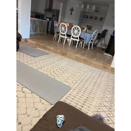 Customer image 305