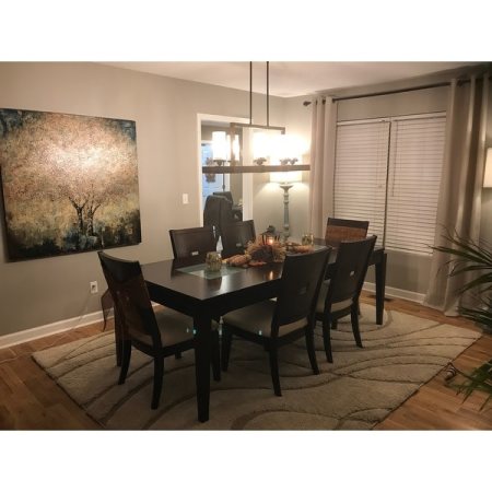Customer image 550