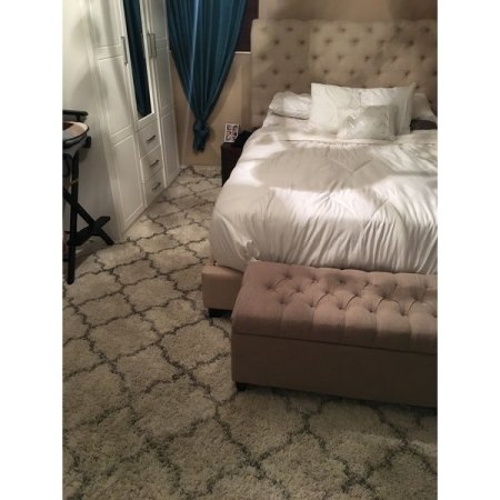 Customer image 300
