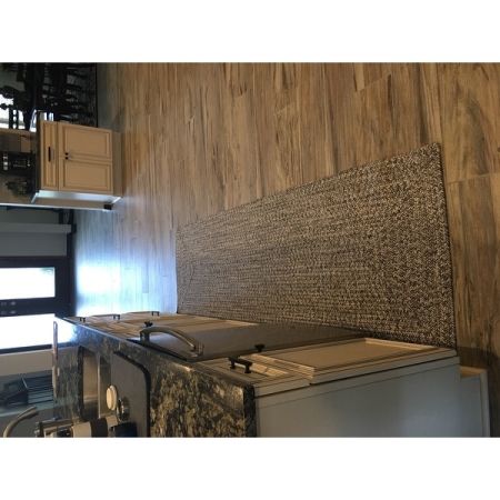 Customer image 904