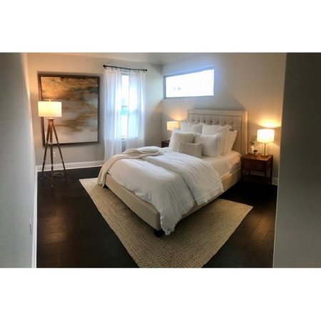 Customer image 706