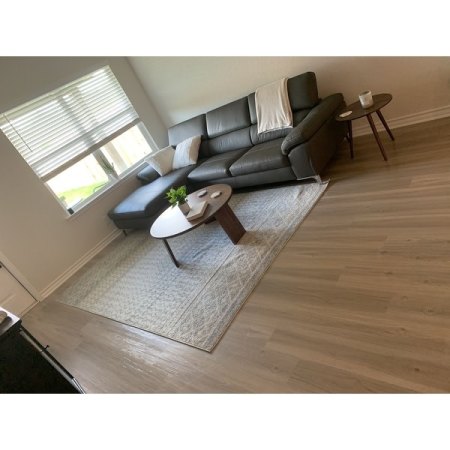 Customer image 282