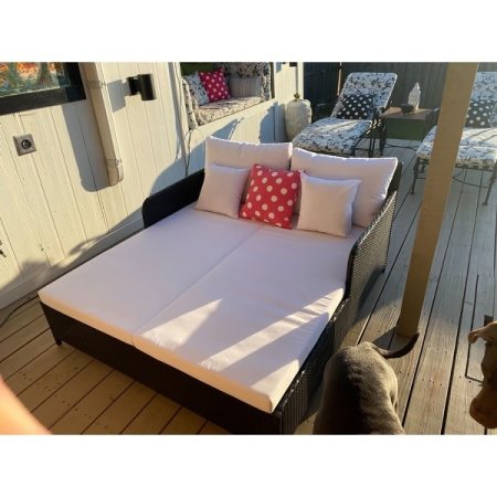 Customer image 103