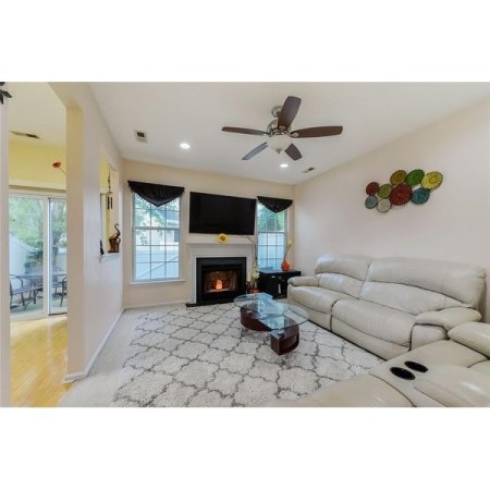 Customer image 473