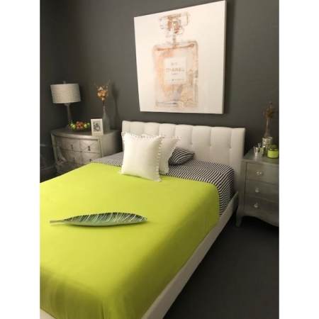 Customer image 352