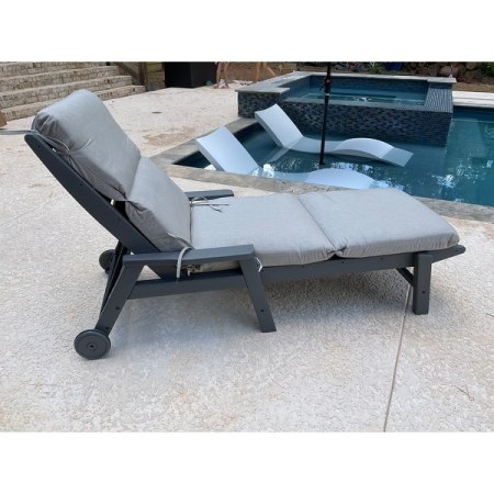 Customer image 24