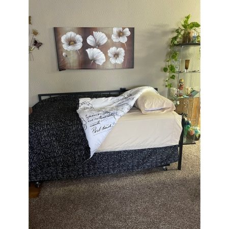 Customer image 222