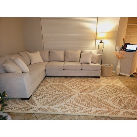 Customer image 142